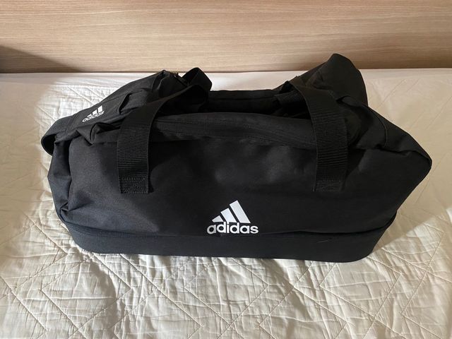 Bolso de deporte Adidas de gran tamaño