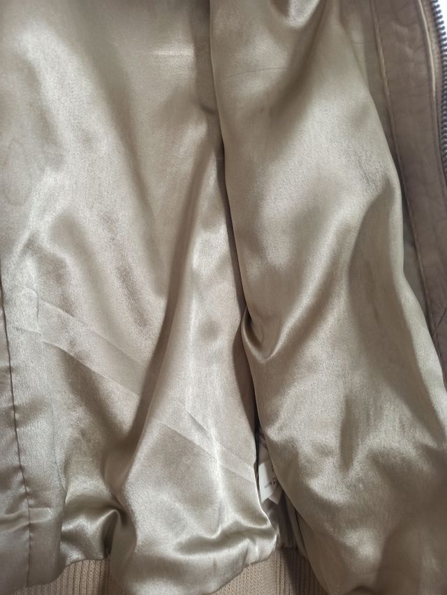 cazadora de cuero beige