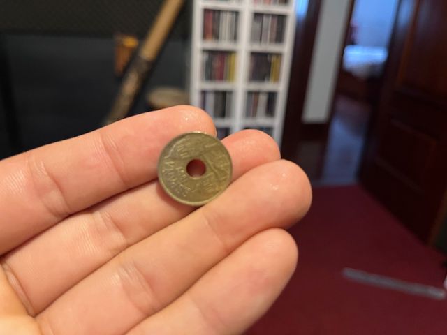 Monedas 25 pesetas (escuchó ofertas)