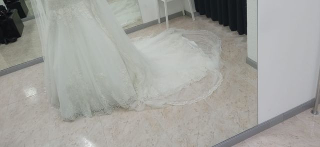 Chaqueta y velo de novia