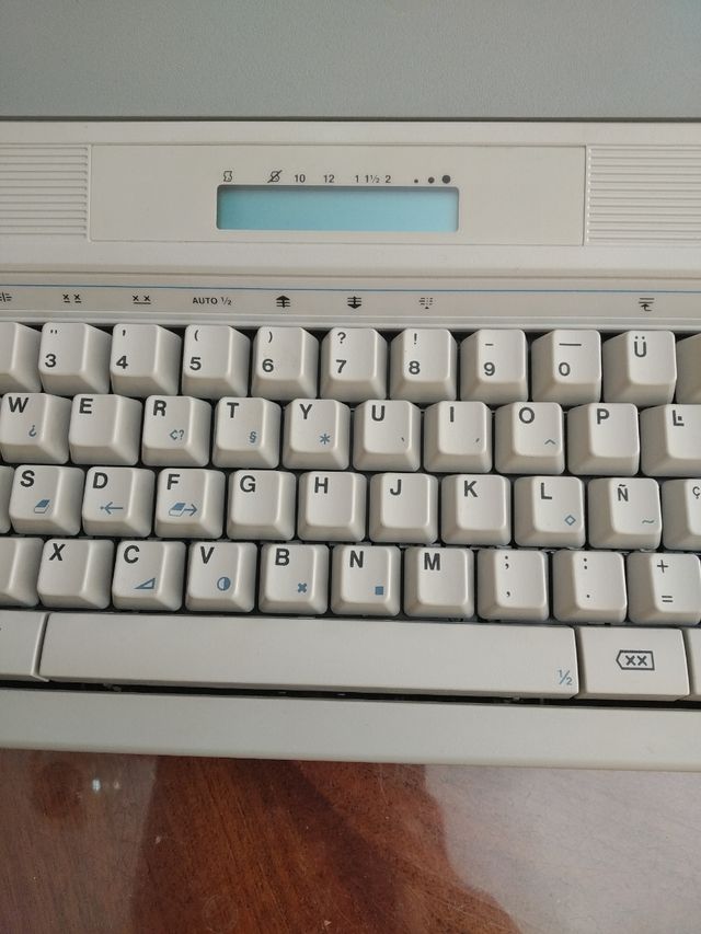 MAQUINA DE ESCRIBIR ELECTRONIC