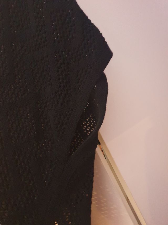 Chaleco negro calado