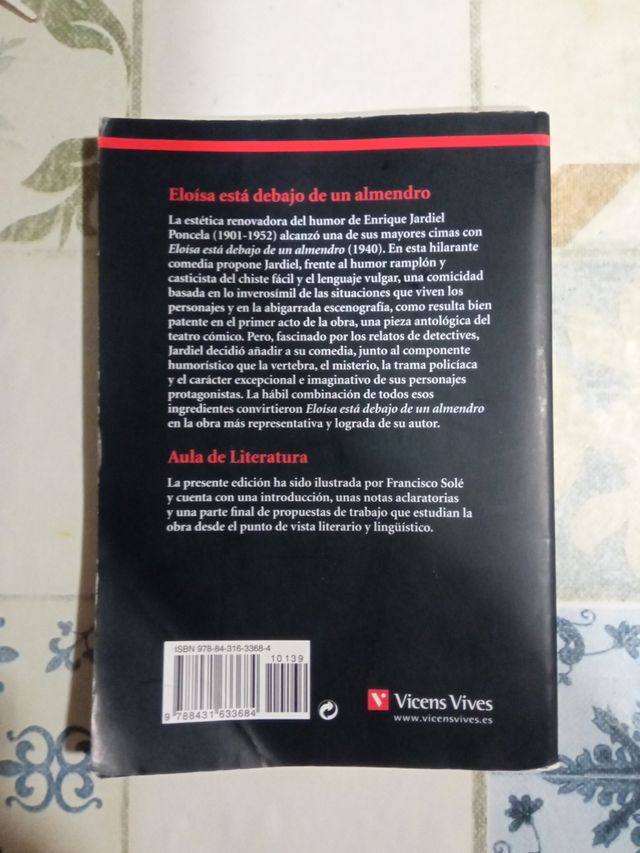 Eloísa está debajo de un almendro
