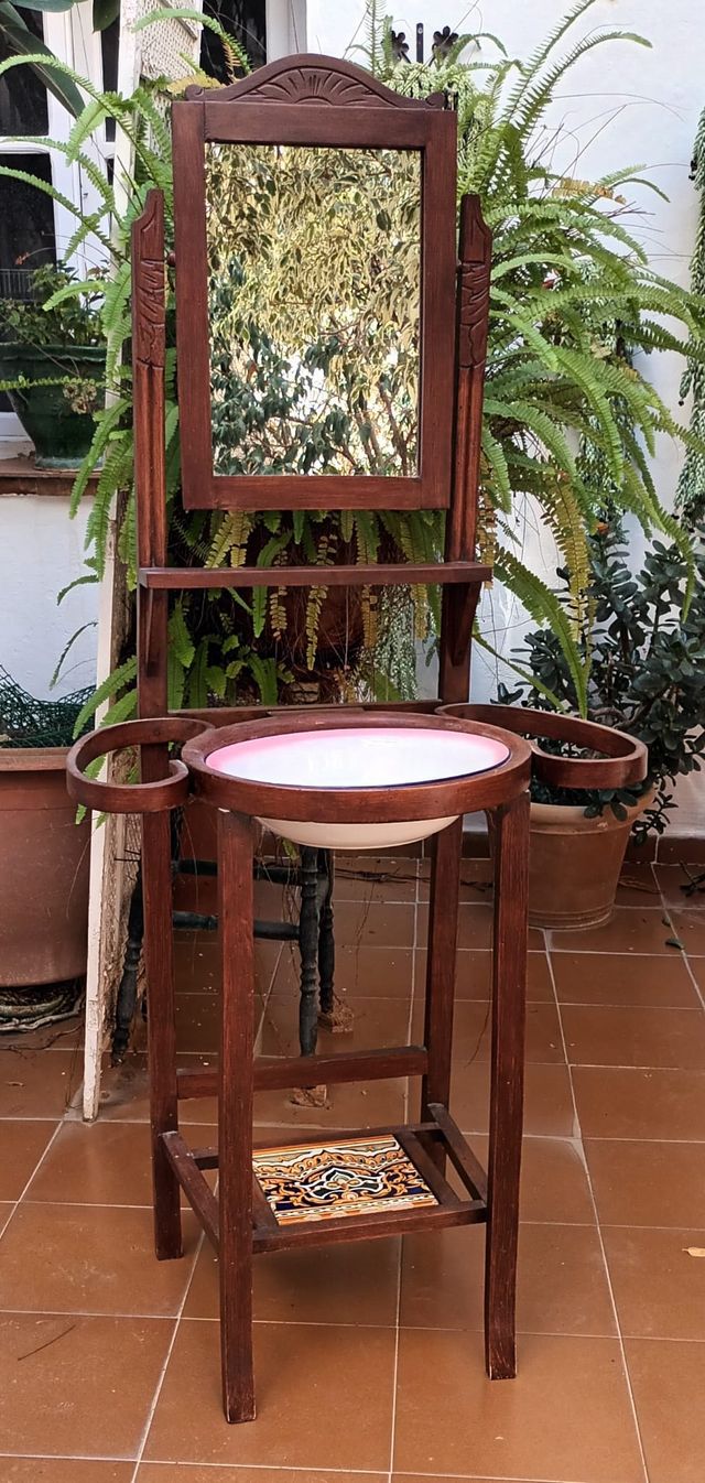 Toeletta in legno e ceramica