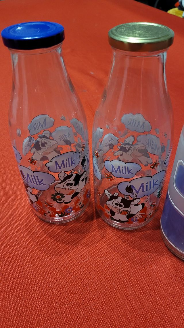 Bottiglie decorate per il latte, 4 pezzi colorate