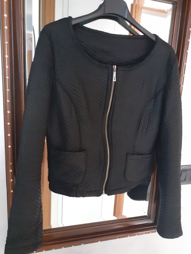 Giacca nera in ecopelle sancrata nuova