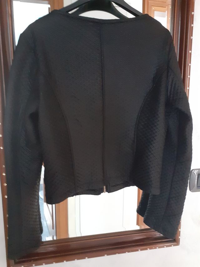 Giacca nera in ecopelle sancrata nuova