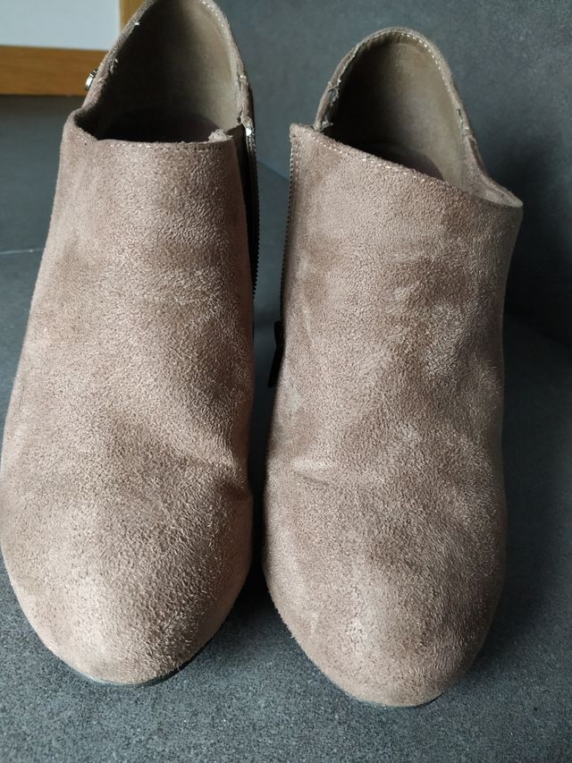 Botines beige talla 39