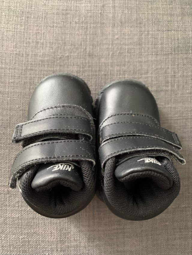 Bota nike bebe talla 17