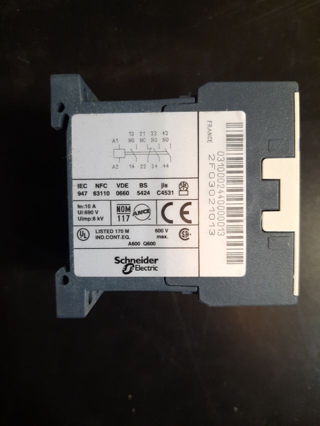 Contactor auxiliar TeSys CA3K - 3NA+1NF 24VCC

