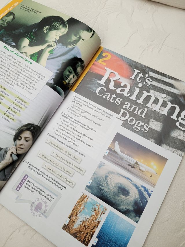 Living English 1 Student's Book Bachillerato