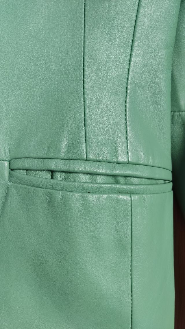Blazer de piel verde claro