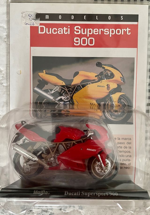 Colección motos a escala 1/18 "SEPER MOTOS ".
