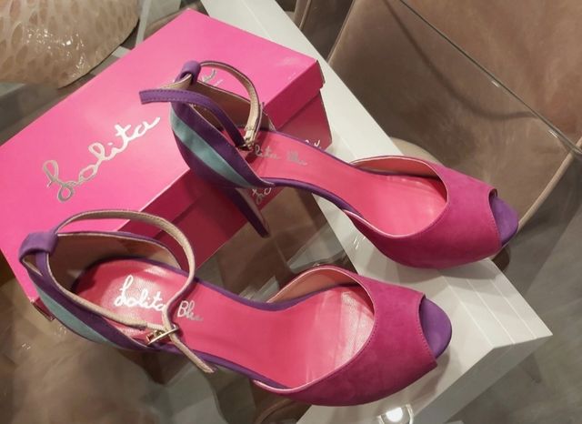 Zapatos Lolita Blu en piel y ante. Precio negociab