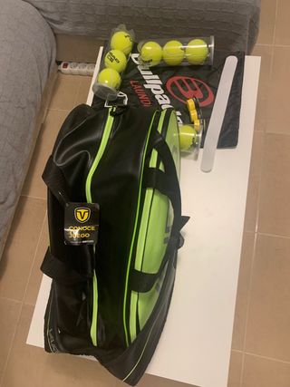 Paletero , Bolsa, muñequera bolas y grip padel