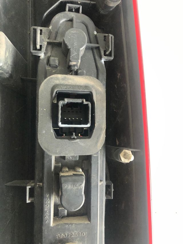 Piloto trasero izquierdo Renault Kangoo 8200419941