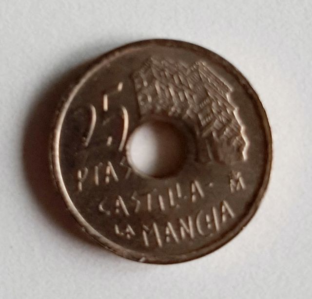 Monedas de 25 pesetas con agujero. 1991-1998