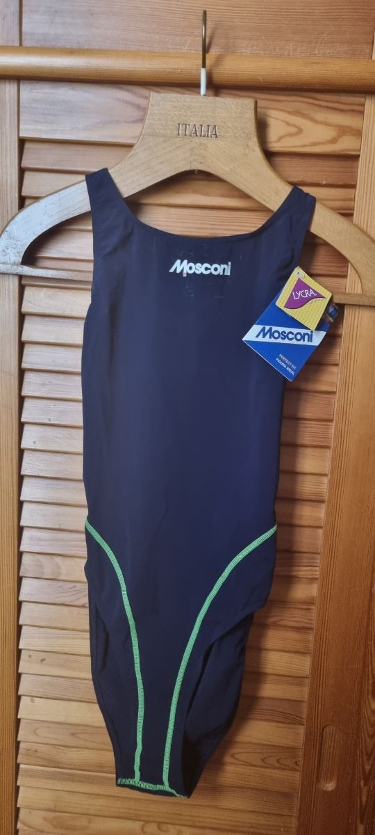 Bañador deporte azul sin estrenar , talla 42