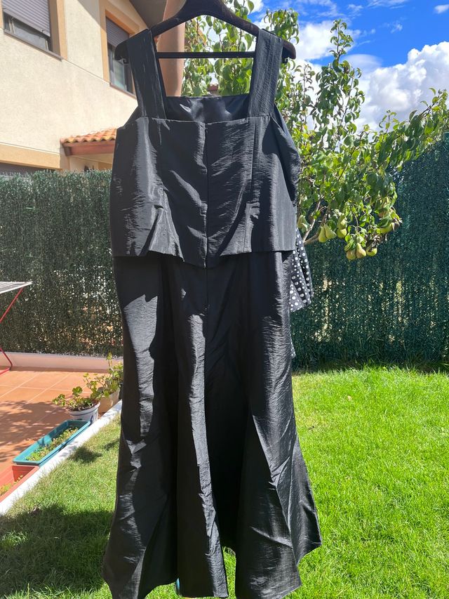 Vestido negro de madrina con chaqueta