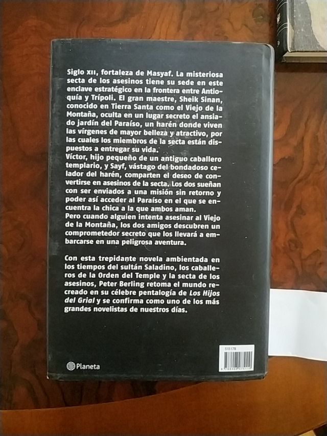 Libro "A la sombra de las dagas, el paraíso"