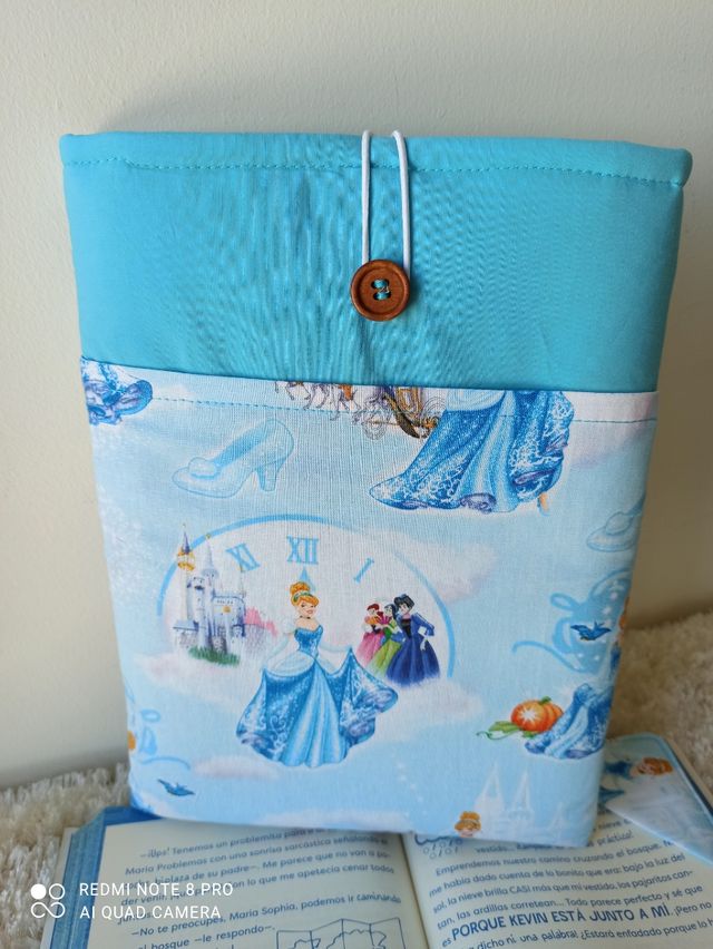 Cenicienta (funda literaria y tablets)