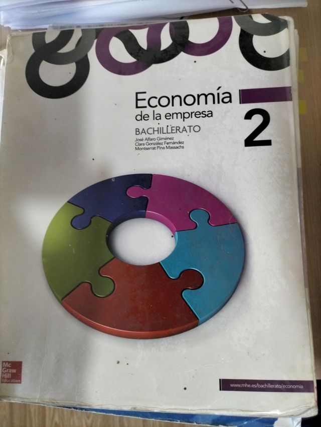 Secondo Bachelor Economics Book