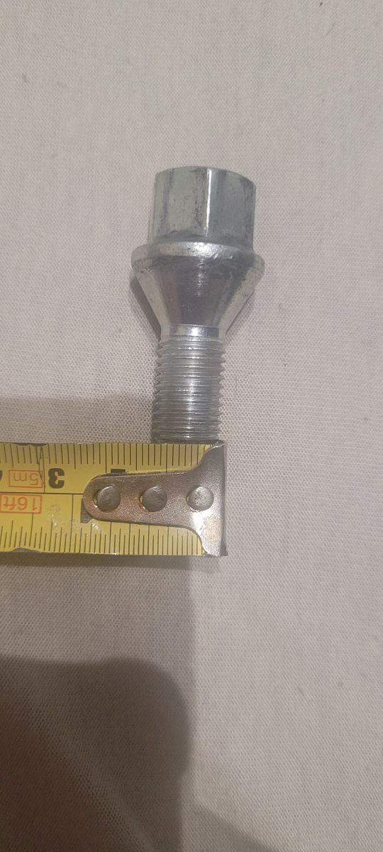 Tornillos para llantas 10.9