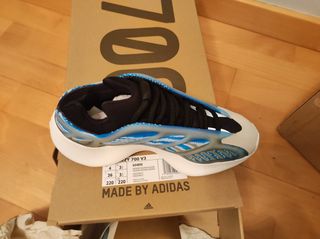 Adidas Yeezy 700 V3 Arzareth