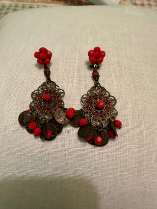 Collar Rojo y pendientes