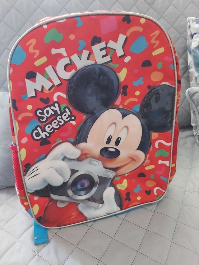 Mochila Escolar Mickey Mouse como nueva.