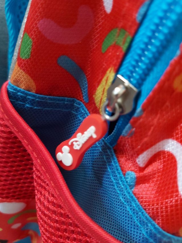 Mochila Escolar Mickey Mouse como nueva.