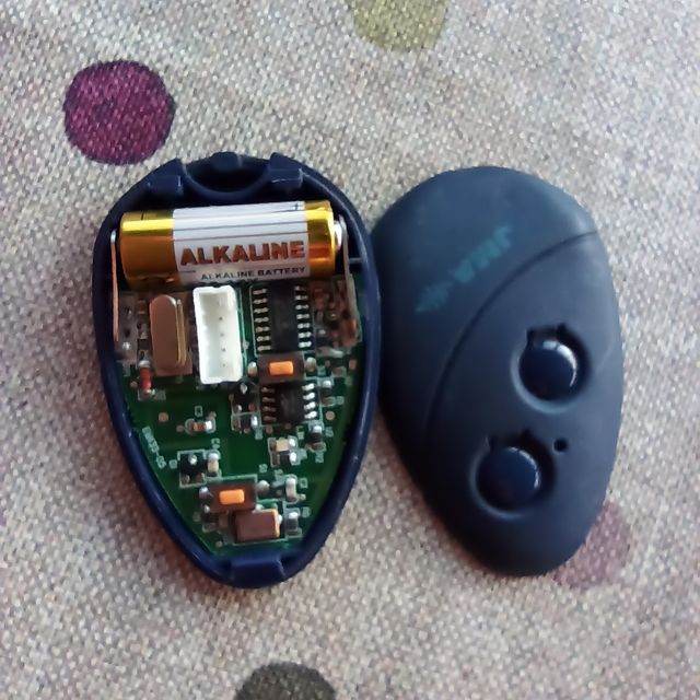 mando garaje  frecuencia 433.92 Mhz.