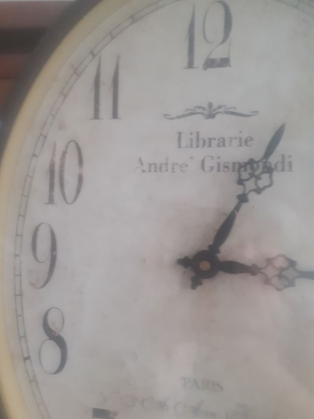 Reloj de pared estilo vintage industrial