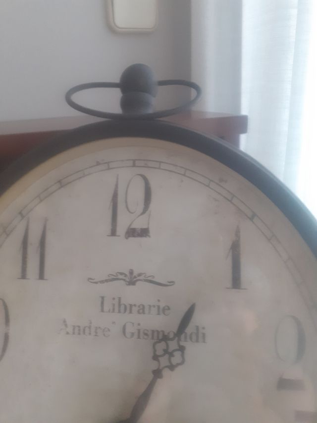 Reloj de pared estilo vintage industrial