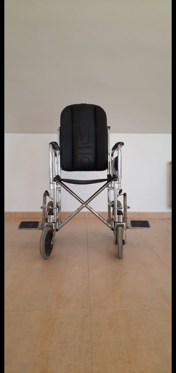 Lote de andador y silla de ruedas para adulto