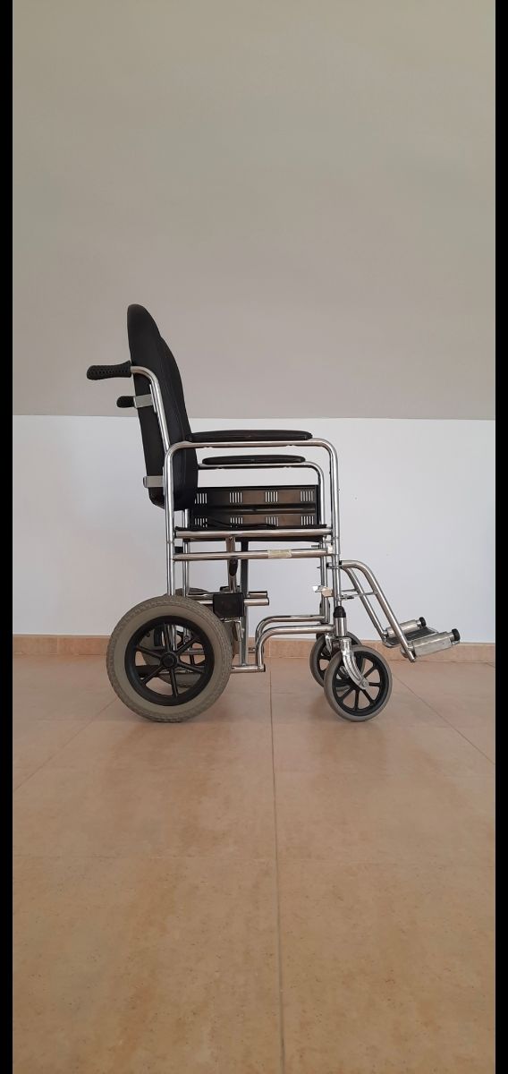 Lote de andador y silla de ruedas para adulto