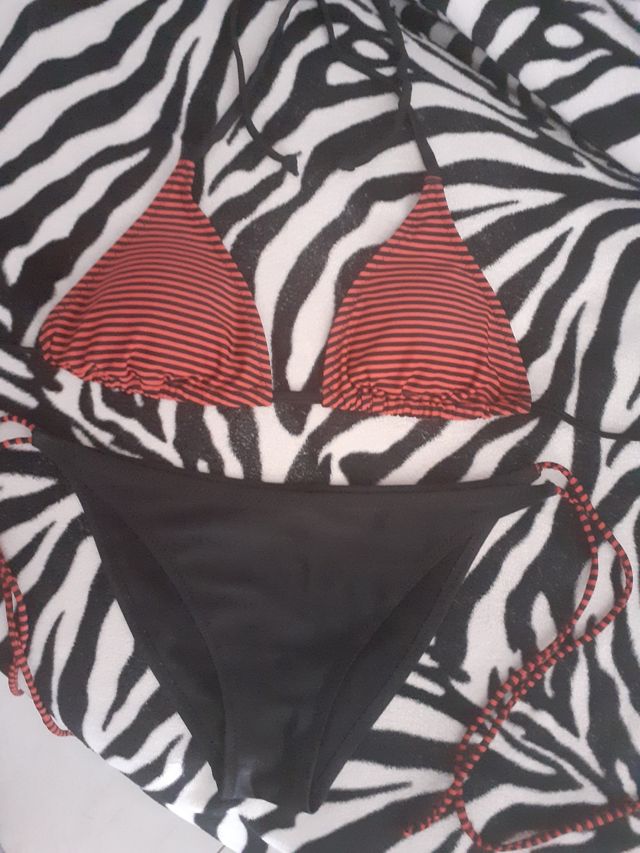 2 Costumi 2 pezzi taglia S e M praticamente nuovi