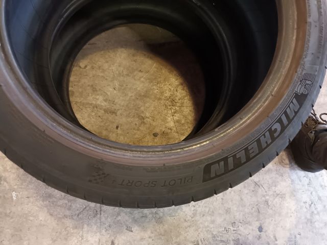 neumático de segunda mano  225/45/17 94Y