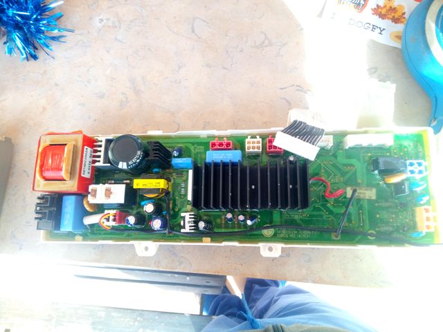 Placa lavadora LG y otros repuestos 