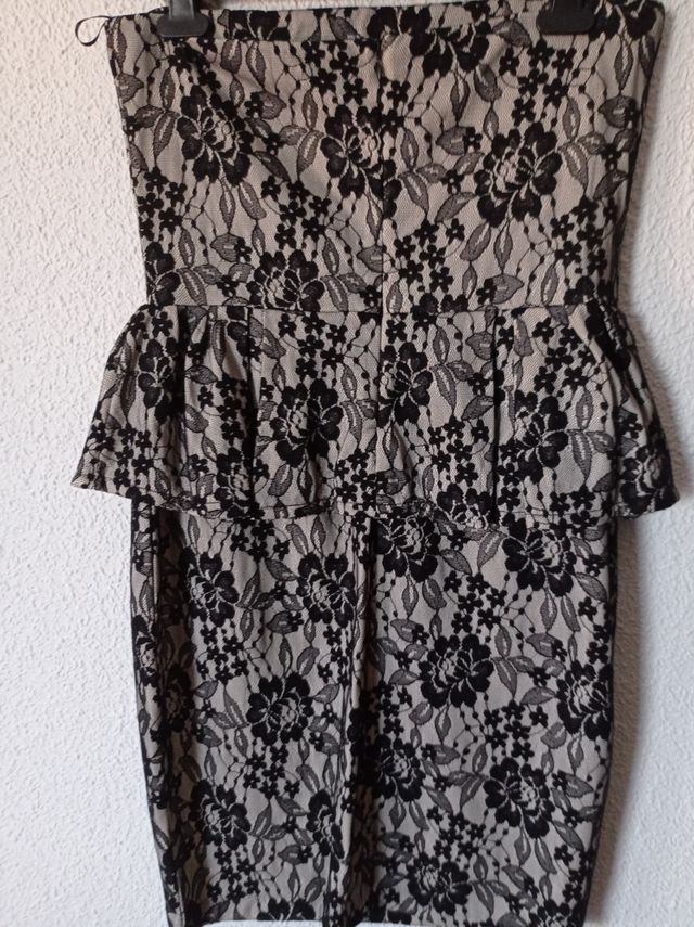vestido cocktail de encaje negro y gris