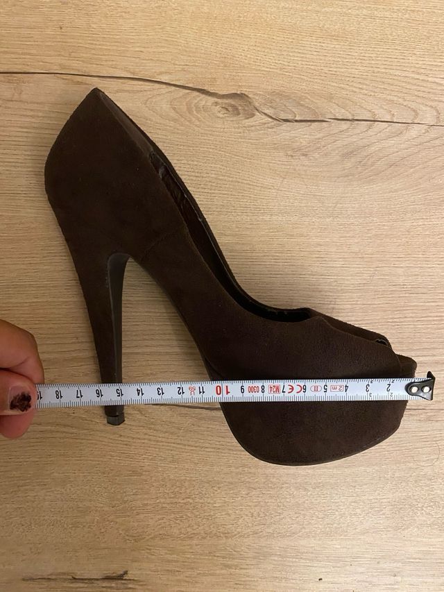 Zapatos tacón marrón