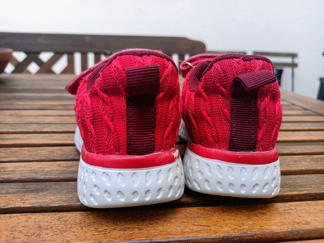 Zapatos deportivos talla 26