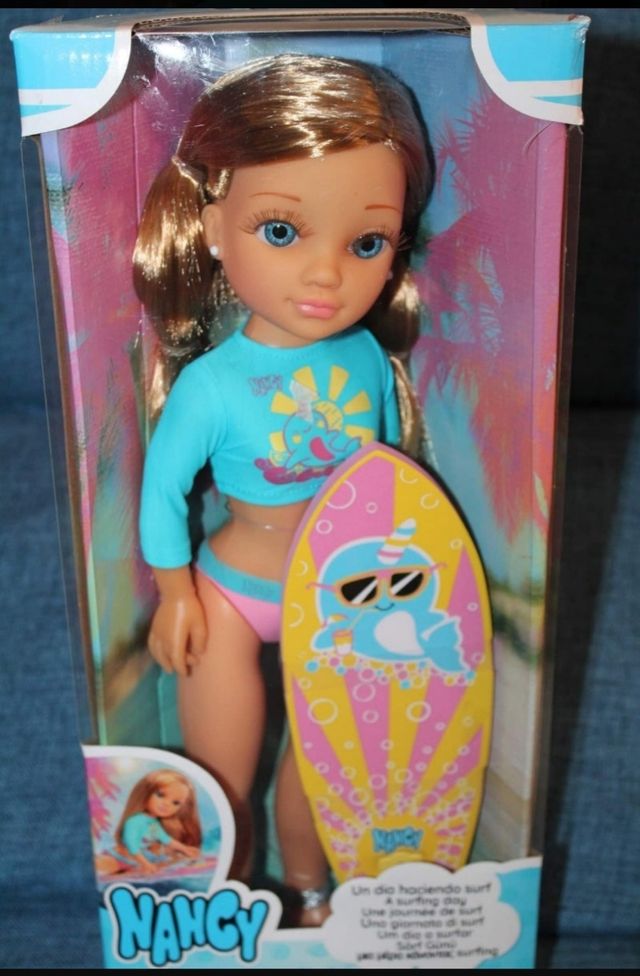 Muñeca Nancy un día haciendo surf