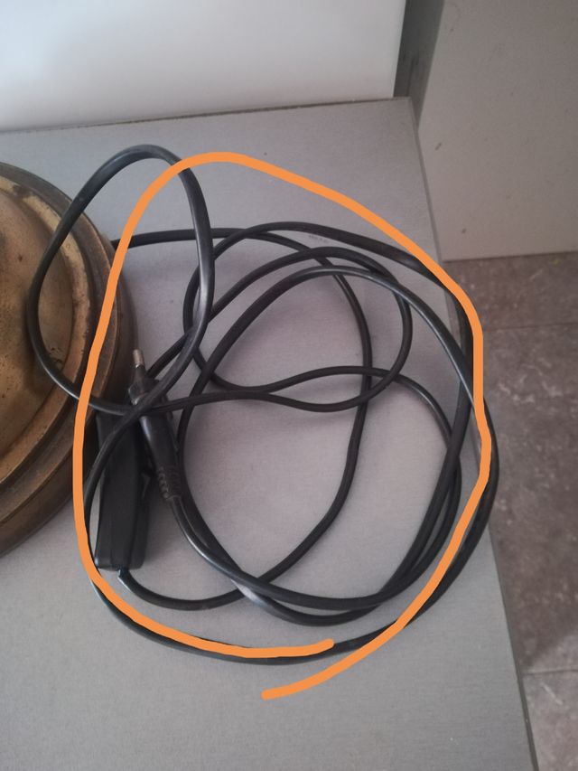 LÁMPARA ANTIGUA DE MESA