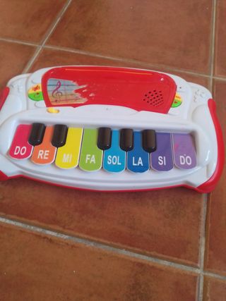 Piano juguete