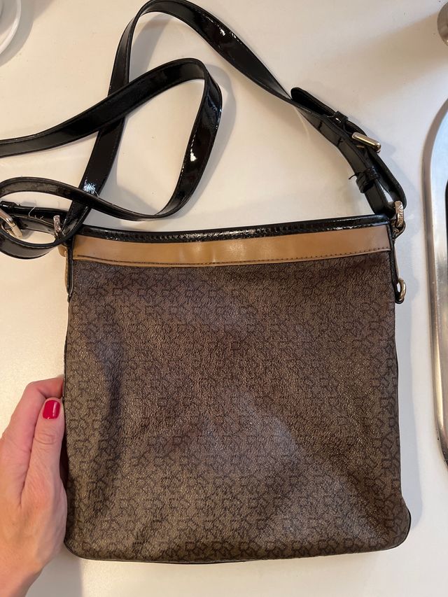 Bolso DKNY bandolera piel