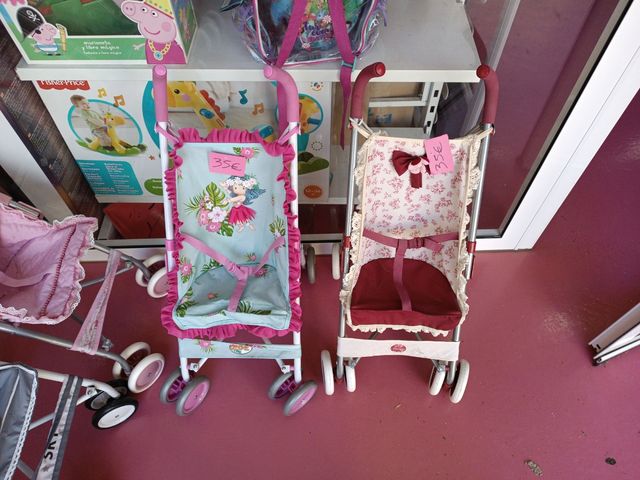 sillitas de muñecas de varios tamaños