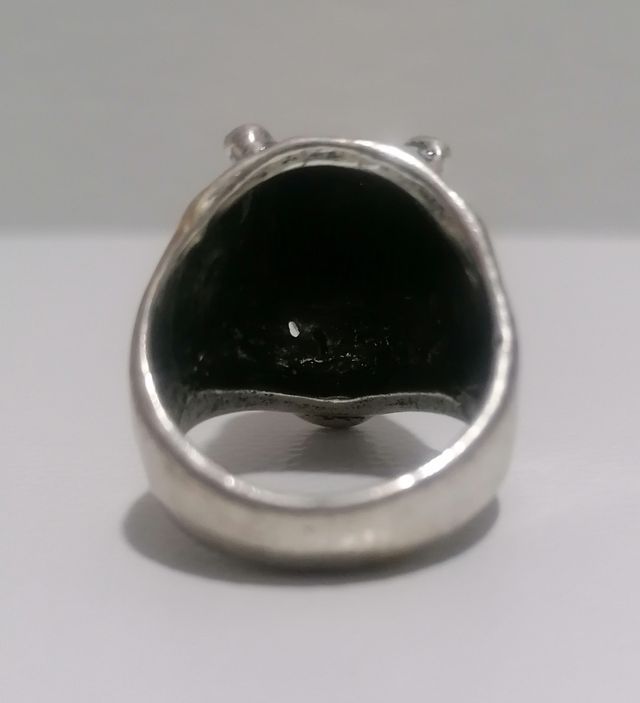 Anello testa di Lupo in acciaio.
Misure disponibil