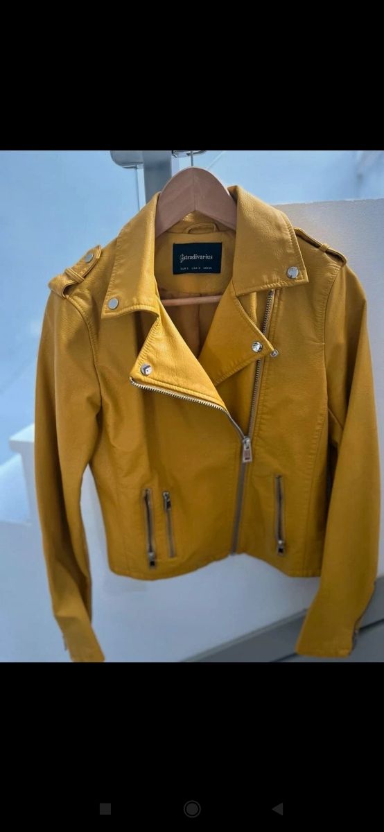 Biker efecto piel en color mostaza