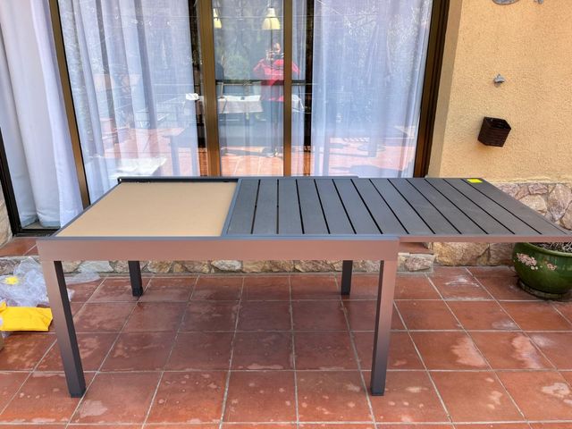 Mesa de jardín extensible